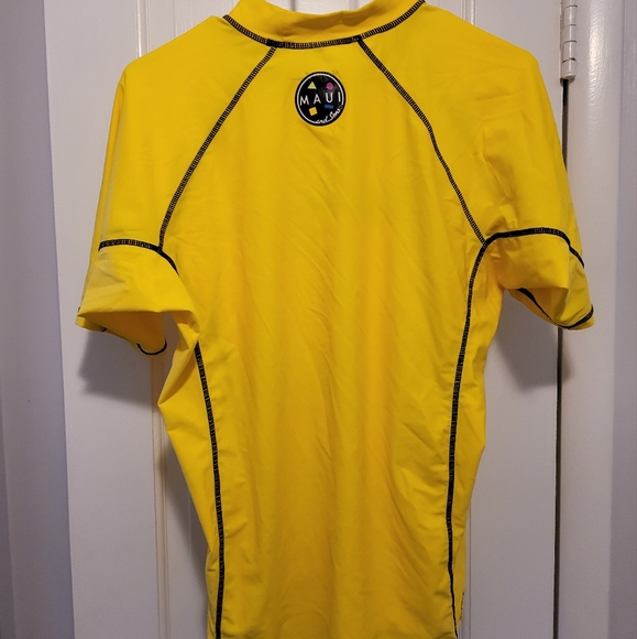 Rash Guard - Picture 2 of 3